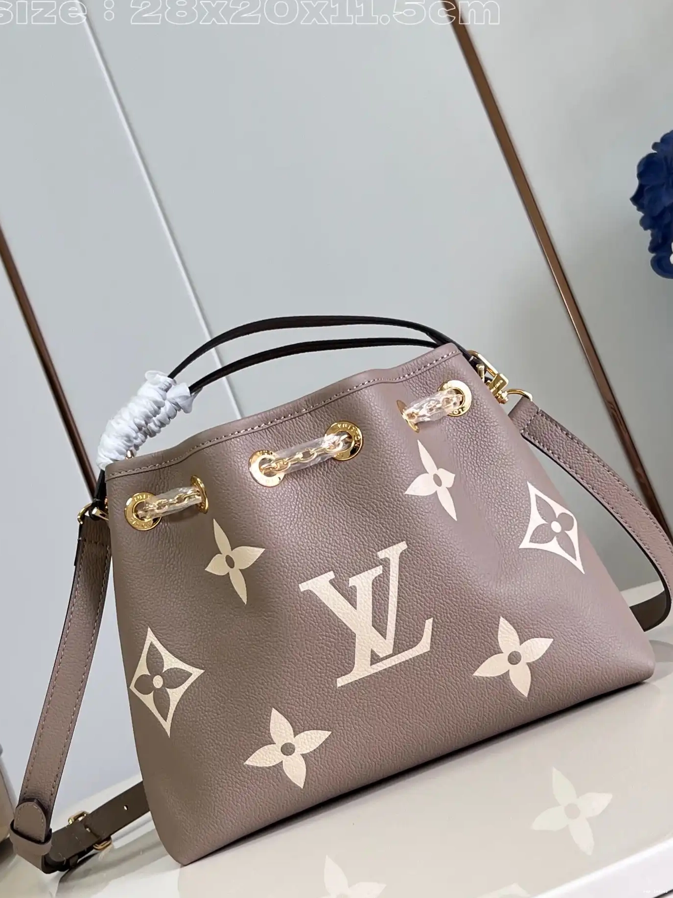 Cheap Bundle-28*20*11.5CM VUITTON Summer LOUIS 0609